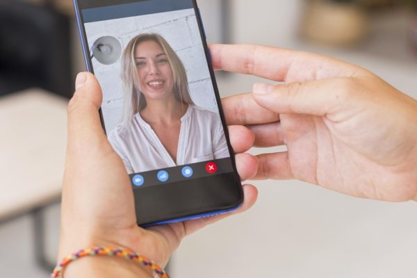 Skype pour iPhone : installation, fonctionnalités, et avantages de l’outil de conversation