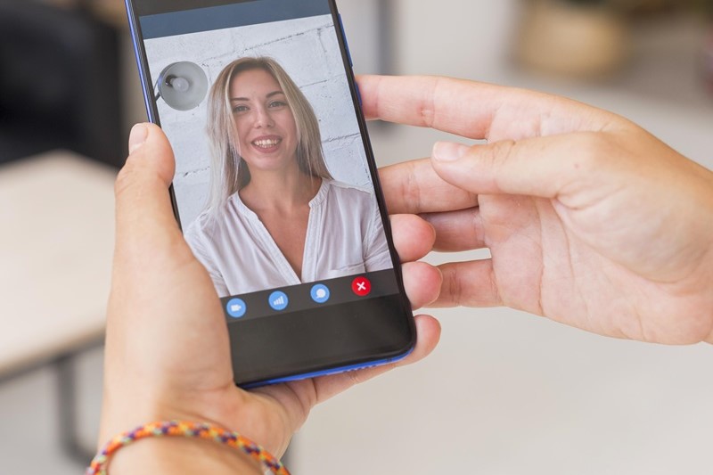 Skype pour iPhone : installation, fonctionnalités, et avantages de l’outil de conversation
