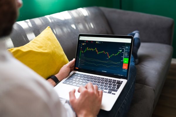 eToro : les avis (2022), les frais et présentation de la plateforme