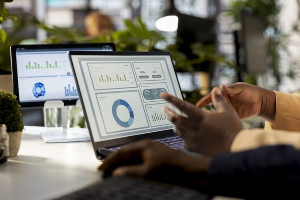 HubSpot vs ActiveTrail : comparatif des fonctionnalités, avantages et tarifs