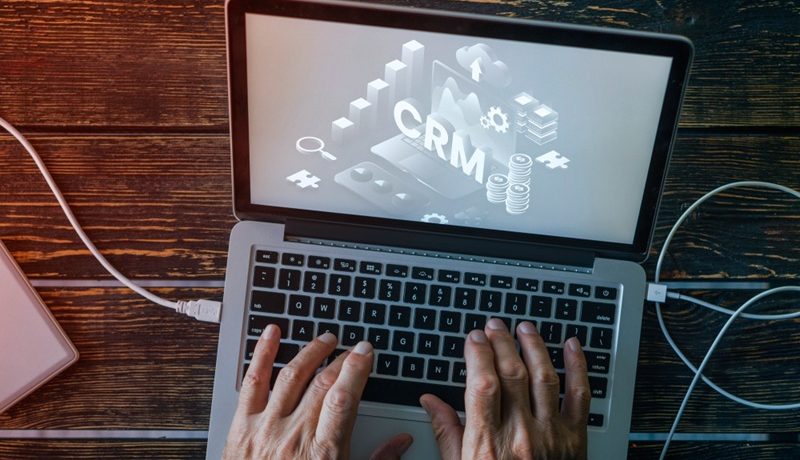 HubSpot vs mailchimp : comparatif des fonctionnalités, avantages et tarifs